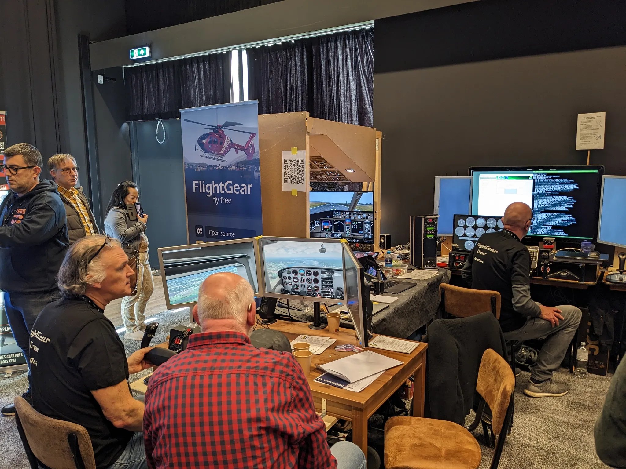 Cessna 182S setup with the Boeing 777 in the background